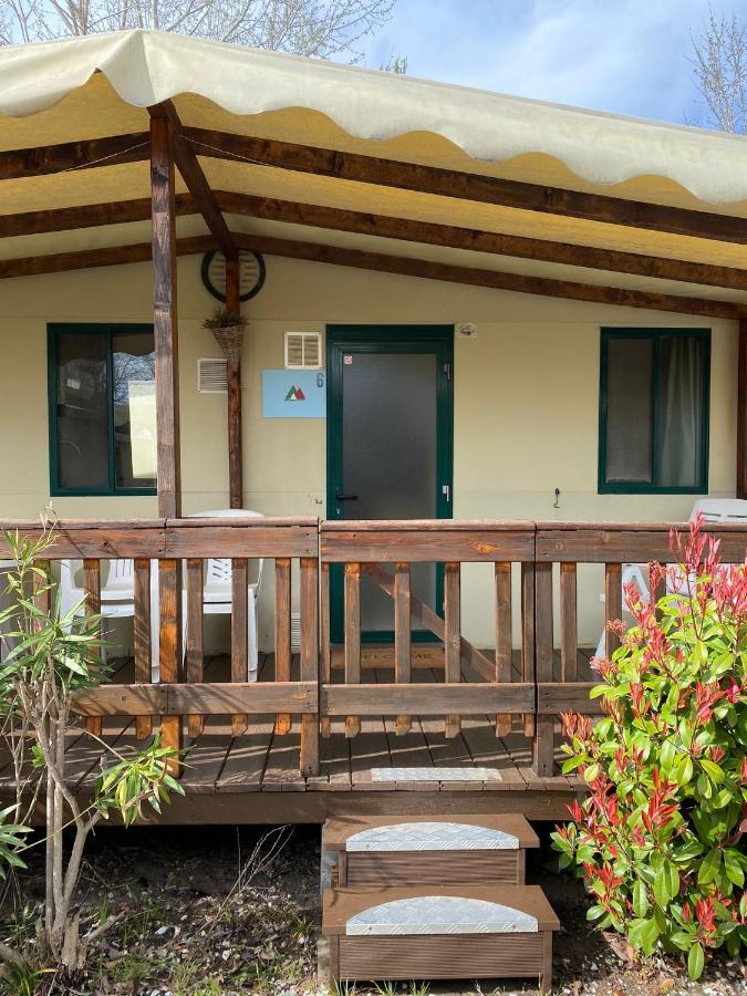 Comfortabele Familie Chalets Met Veranda Incl Airco Dichtbij Zee! Viareggio Eksteriør billede