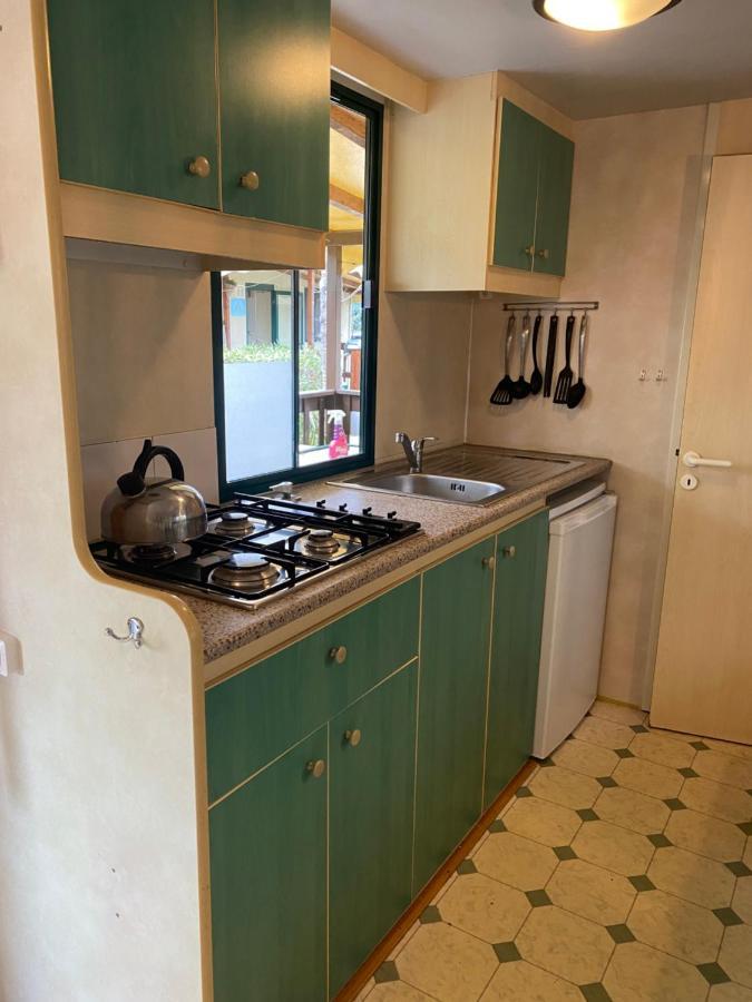 Comfortabele Familie Chalets Met Veranda Incl Airco Dichtbij Zee! Viareggio Eksteriør billede